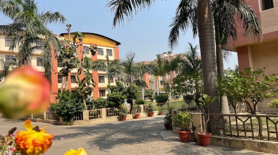 IIMT University Meerut Campus photo 3